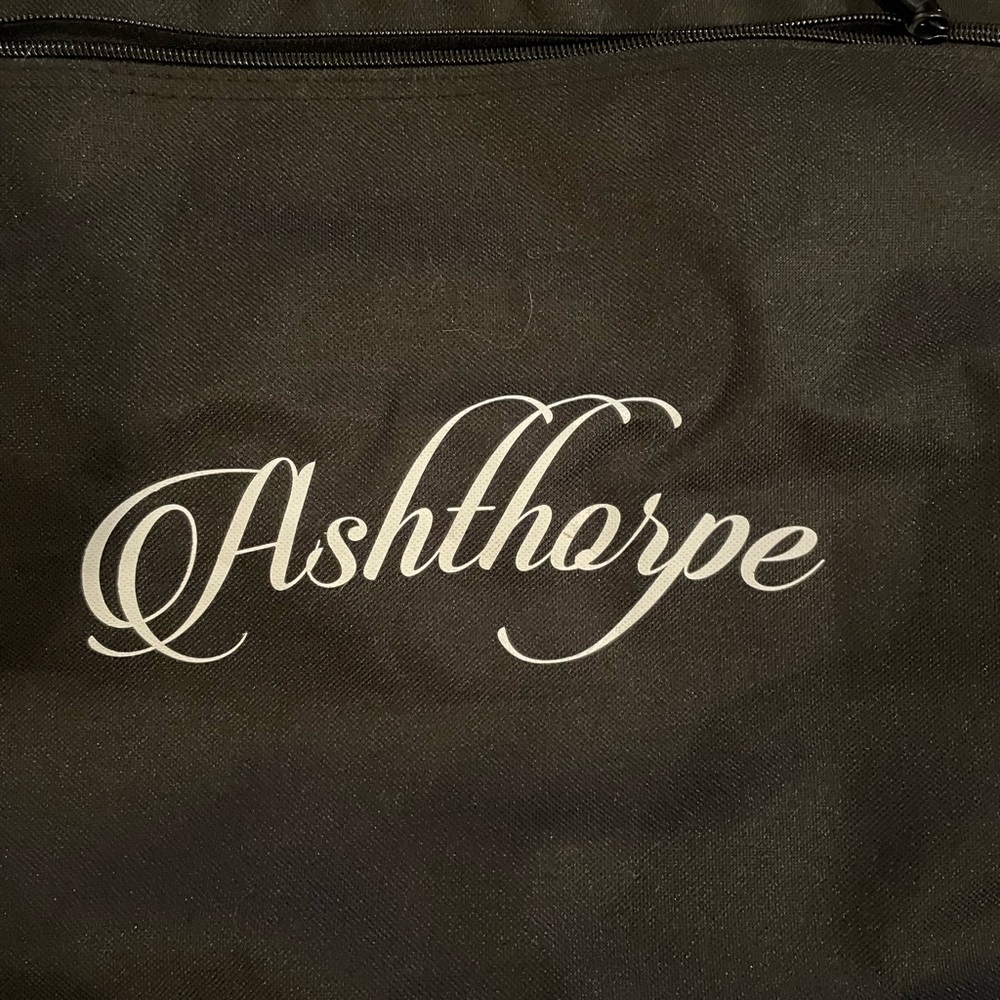 Guitar Case - Picture 6 of 7